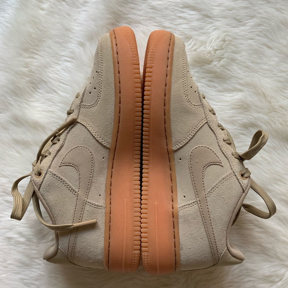 Nike Mushroom Air Force 1 LV8 Sneakers - Picture 6 of 8